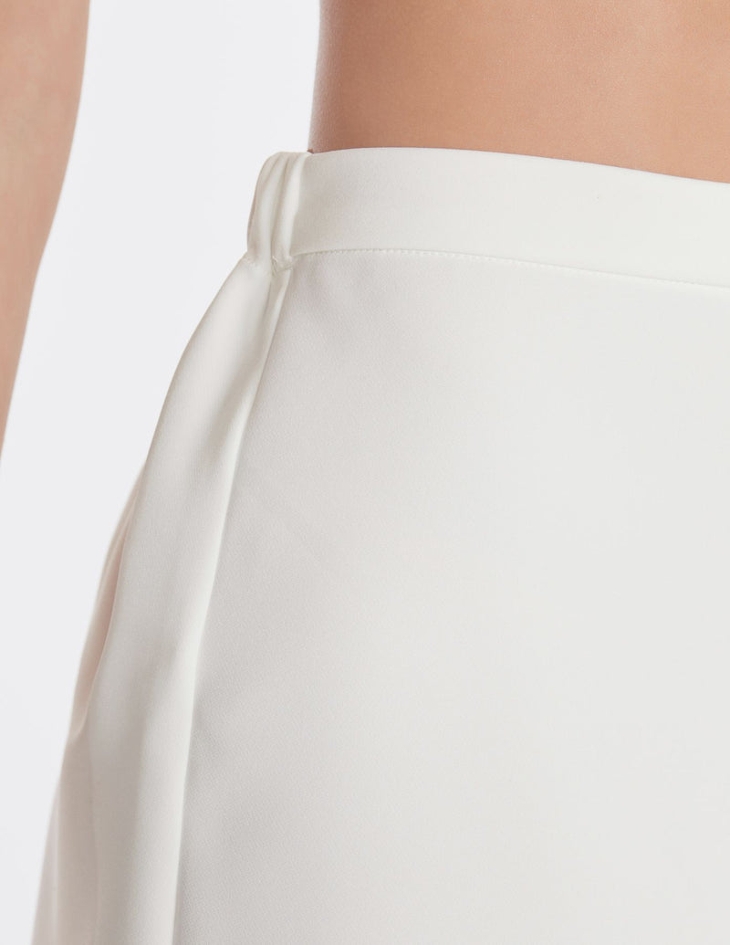 carina-shorts-white-luxury-loungewear-raine-designs